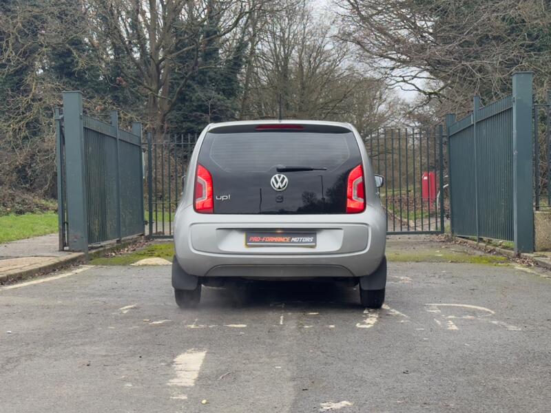 VOLKSWAGEN UP