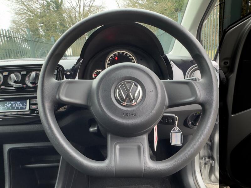 VOLKSWAGEN UP