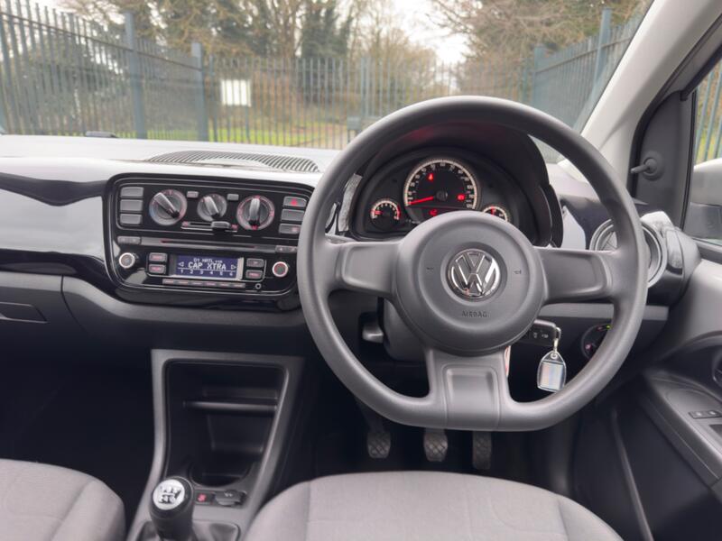 VOLKSWAGEN UP