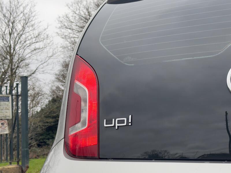 VOLKSWAGEN UP